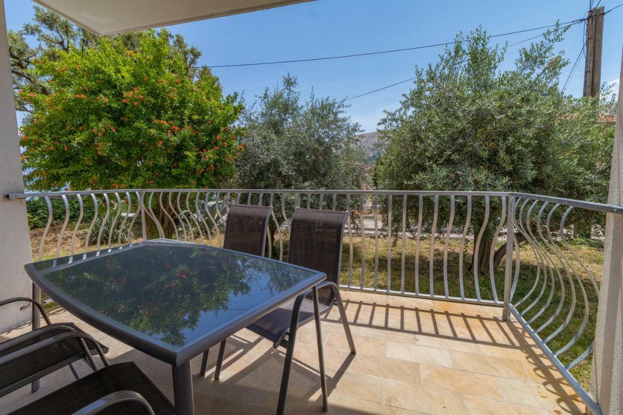 Apartment Ika Baska  Bagian luar foto